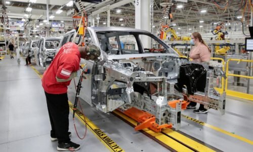 Trnavská automobilka bude vyrábať tri nové modely, chce prijať viac ako 1500 nových zamestnancov