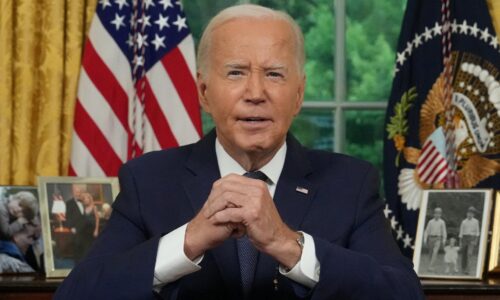 Nikdy nesmieme vykročiť cestou politického násilia, vyhlásil Biden po atentáte na Trumpa