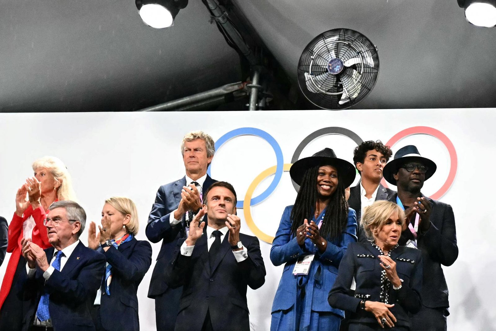 Poľská televízia postavila mimo služby novinára kvôli kritike piesne na otváracom ceremoniály olympiády Poľská televízia postavila mimo služby novinára kvôli kritike piesne na otváracom ceremoniály olympiády