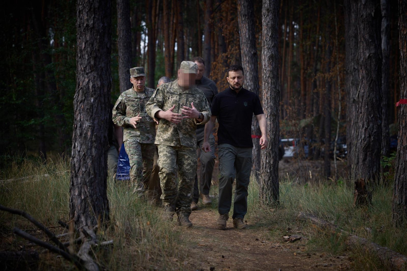 Zelenskyj navštívil frontovú líniu v Charkovskej oblasti, odovzdal štátne vyznamenania Zelenskyj navštívil frontovú líniu v Charkovskej oblasti, odovzdal štátne vyznamenania