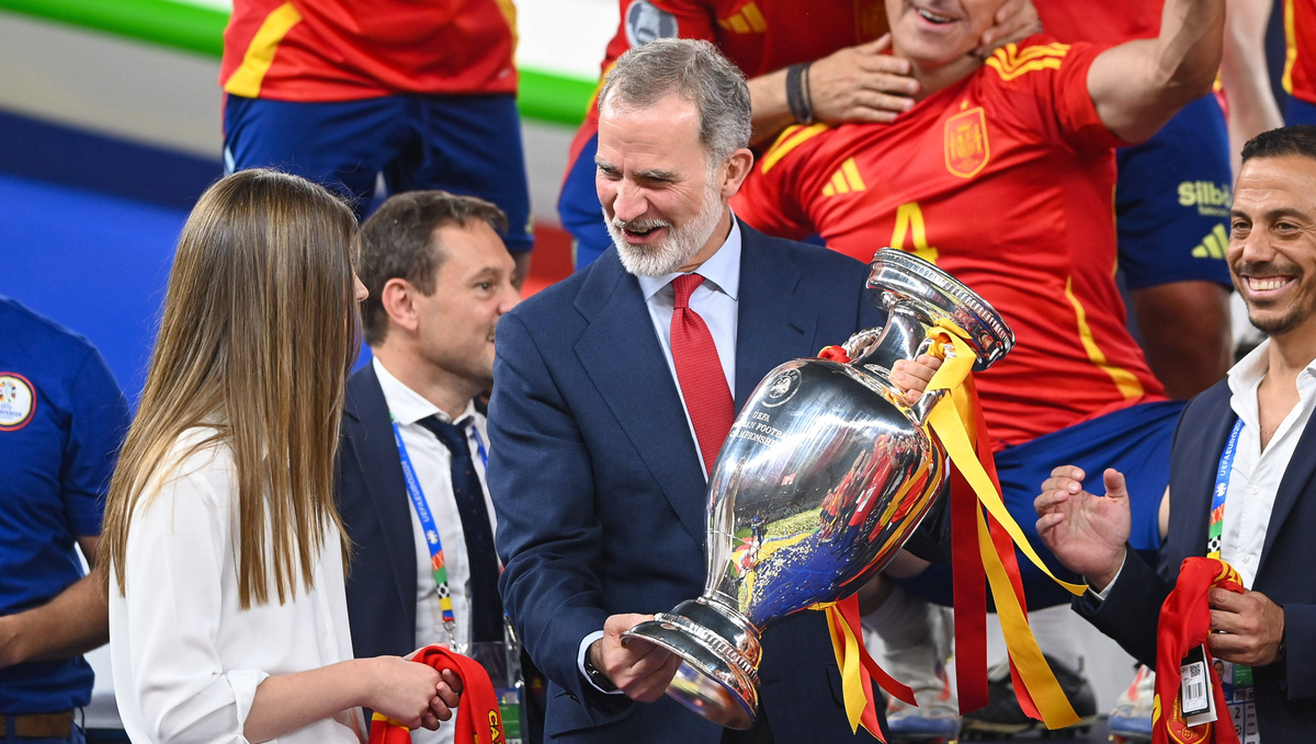 VIDEO Dcéra španielskeho kráľa odmietla zdvihnúť nad hlavu víťaznú trofej