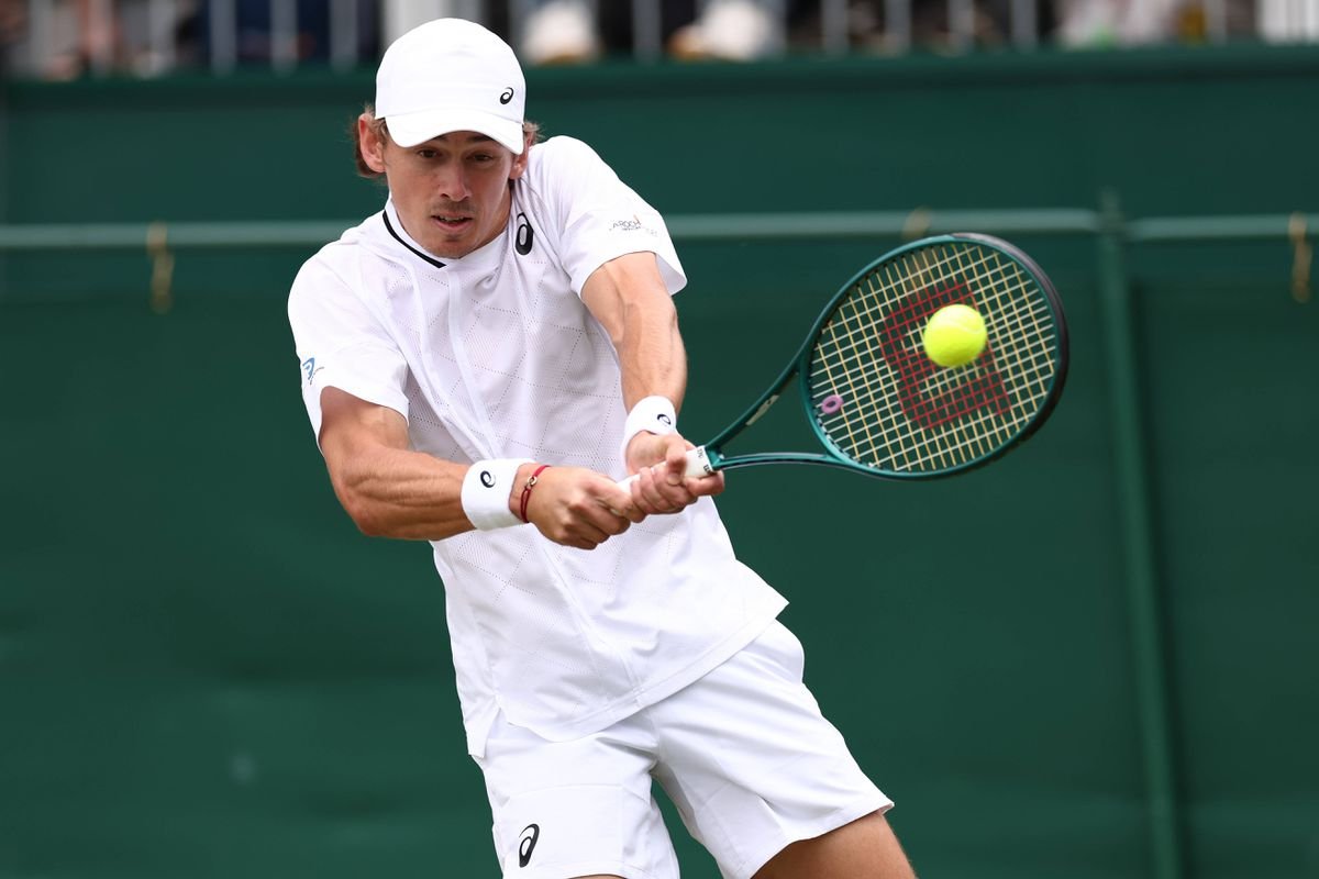 Wimbledon: De Minaur postúpil cez Munara do 3. kola, nestratil ani set