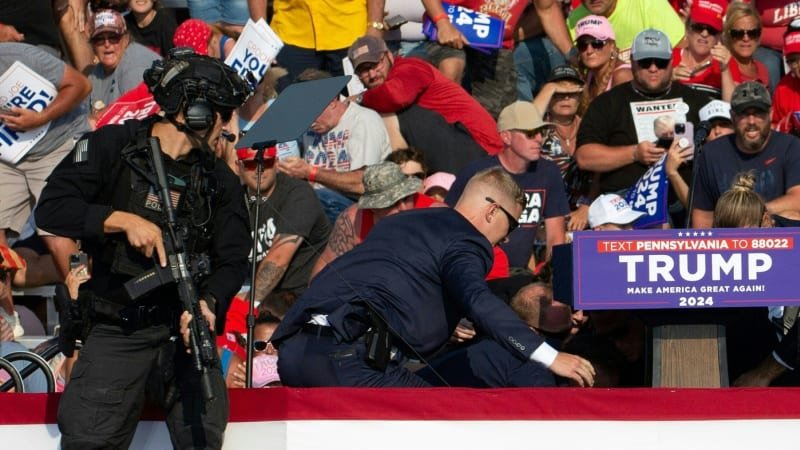 Nepochybila tajná služba před útokem na Donalda Trumpa? Zvláštní agent se zákroku diví Nepochybila tajná služba před útokem na Donalda Trumpa? Zvláštní agent se zákroku diví