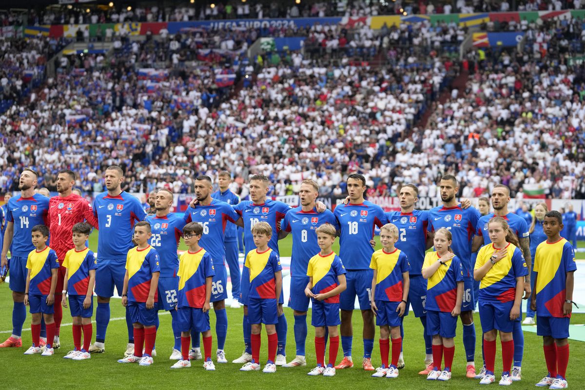 FOTO Najkrajší hráči a tímy EURO 2024? Slovensko je vysoko, Francúzsko so známym fešákom prepadlo