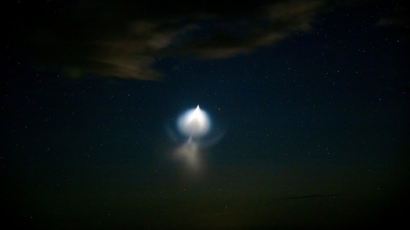 Podivná světla na obloze? UFO nad Českem, hlásili lidé. S vysvětlením přišla hvězdárna Podivná světla na obloze? UFO nad Českem, hlásili lidé. S vysvětlením přišla hvězdárna