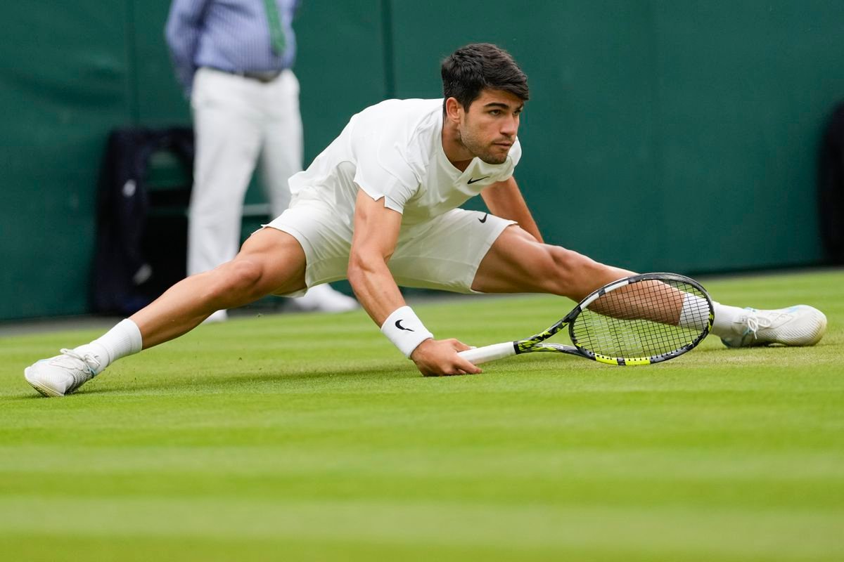Wimbledon: Carlos Alcaraz nedopustil ďalšiu drámu a postrážil si postup do štvrťfinále