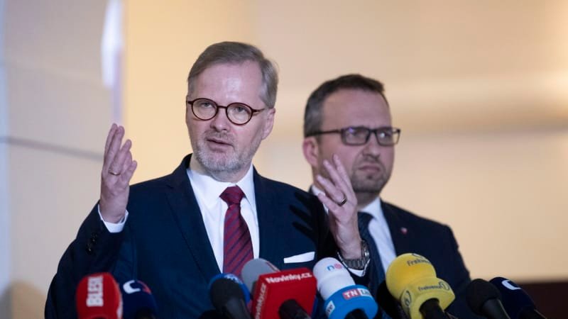 Důchody se v příštím roce zvýší o více než 300 korun. Průměrná penze překročí 21 tisíc korun