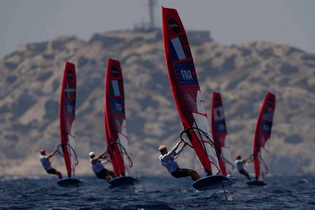 Windsurfing: Streda Kubínovi vôbec nevyšla. Klesol v kvalifikácii na predposledné miesto