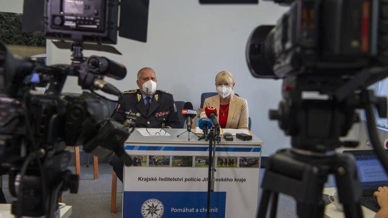 Mladík z Budějovic uřezal sousedce hlavu, pak spáchal sebevraždu. Policie mluvila o závislosti Mladík z Budějovic uřezal sousedce hlavu, pak spáchal sebevraždu. Policie mluvila o závislosti