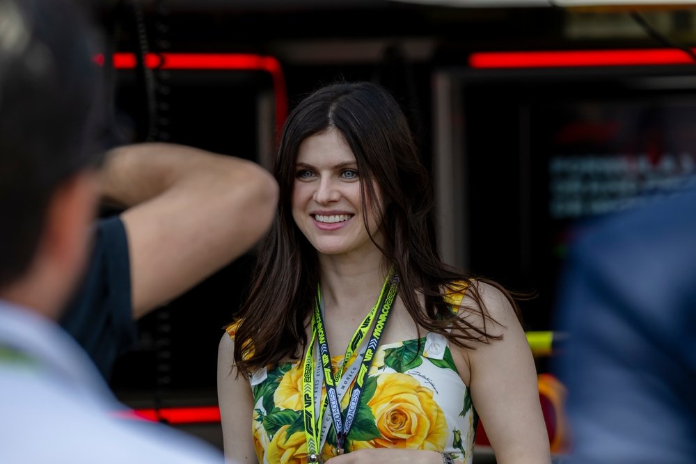 Alexandra Daddario je TEHOTNÁ. Hviezda „Baywatch“ odhalila svoje krivky na fotení (FOTO) Alexandra Daddario je TEHOTNÁ. Hviezda „Baywatch“ odhalila svoje krivky na fotení (FOTO)