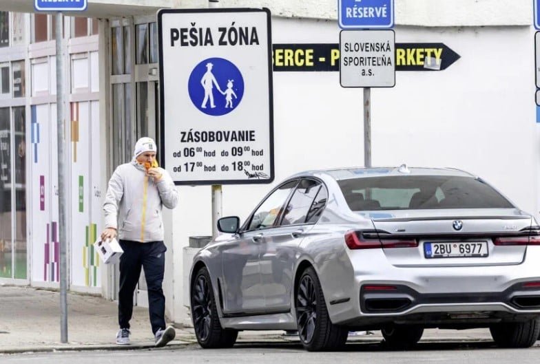 Hamran miluje luxus, za ktorý nemusí platiť Hamran miluje luxus, za ktorý nemusí platiť