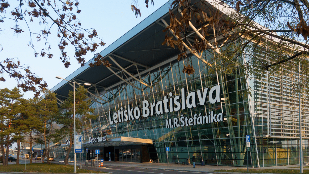 Bratislavské letisko prepisuje rekordy. V júni vybavilo takmer 250-tisíc cestujúcich Bratislavské letisko prepisuje rekordy. V júni vybavilo takmer 250-tisíc cestujúcich