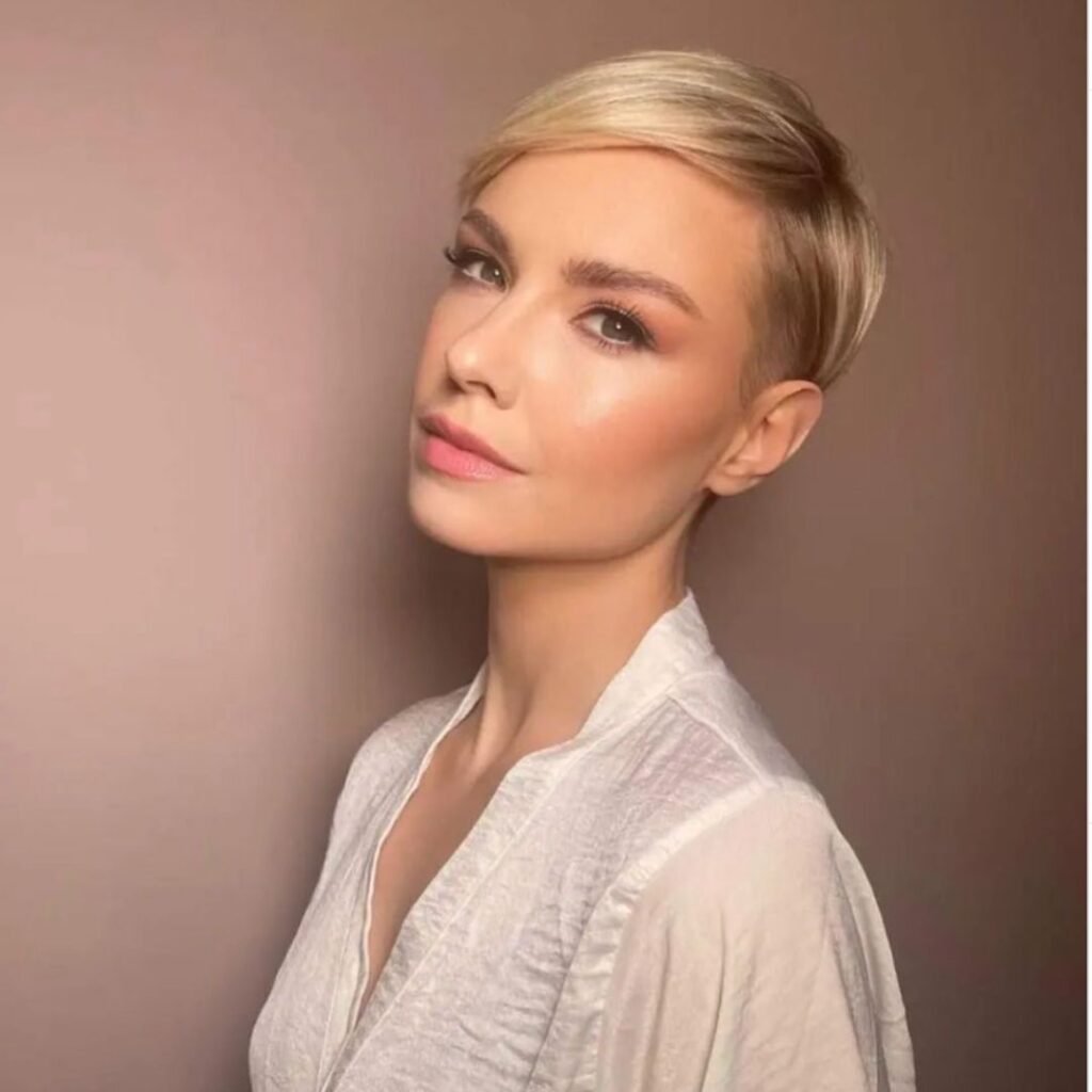 Je možné vyzerať dobre s veľmi krátkym dámskym účesom? Samozrejme. Tu sú 3 príklady Je možné vyzerať dobre s veľmi krátkym dámskym účesom? Samozrejme. Tu sú 3 príklady