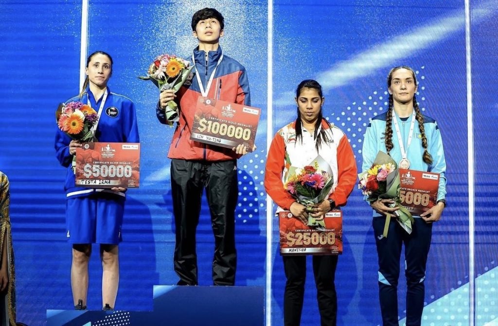 Tito dva biologičtí muži budou na Olympiádě soutěžit v ženském boxu
