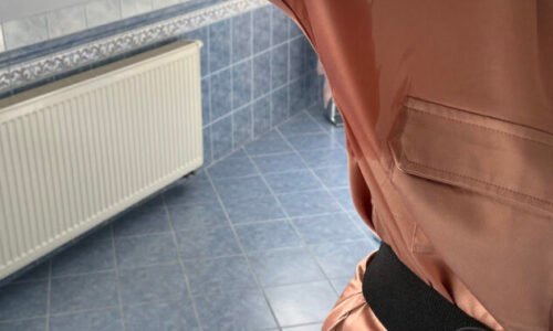 Žlté škvrny od potu vám na sebavedomí neuberú. Môžete si s nimi rýchlo poradiť