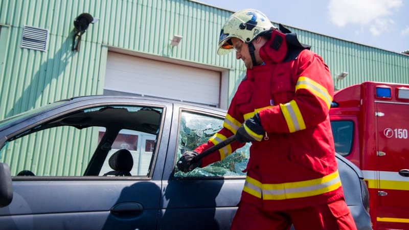 V rozžhaveném autě v Markušovcích zemřelo tříleté dítě. Policie vyšetřuje rodiče V rozžhaveném autě v Markušovcích zemřelo tříleté dítě. Policie vyšetřuje rodiče