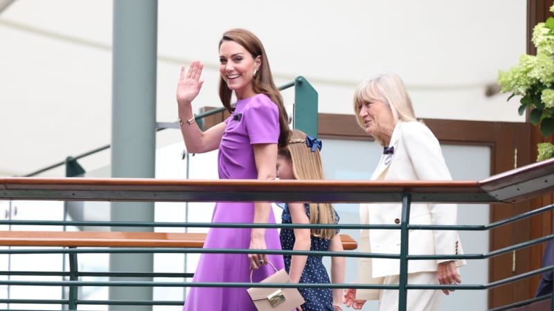Princezna Kate dorazila na Wimbledon. Okouzlila v úchvatných fialových šatech Princezna Kate dorazila na Wimbledon. Okouzlila v úchvatných fialových šatech