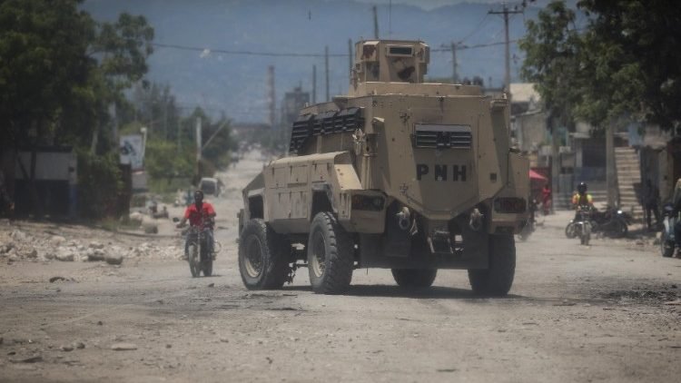 Na Haiti oslobodili uneseného kňaza, špirála zla však naďalej pohlcuje krajinu Na Haiti oslobodili uneseného kňaza, špirála zla však naďalej pohlcuje krajinu