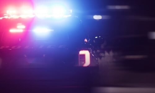 Věřili, že má zbraň. Policista v USA povalil 13letého hocha na zem, kolega pak dítě zastřelil