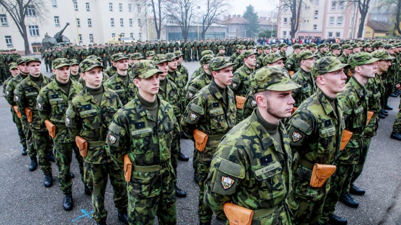 Pracovněprávní vztahy a vojenská služba: Jaká jsou práva a povinnosti zaměstnanců?