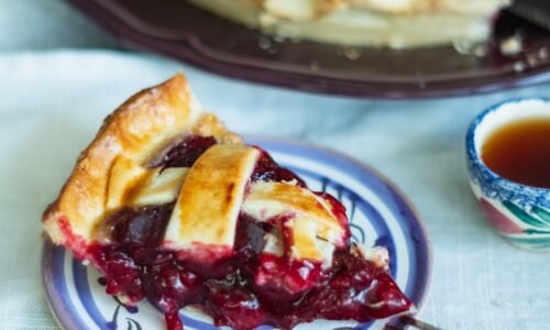 Výborná torta „HUSACIE NOŽIČKY“ s čerešňami a lahodným čoko-krémom!