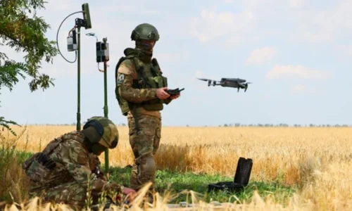 Rusi vrhajú nad Ukrajinu drony, ktoré tamojšia elektronika nevidí