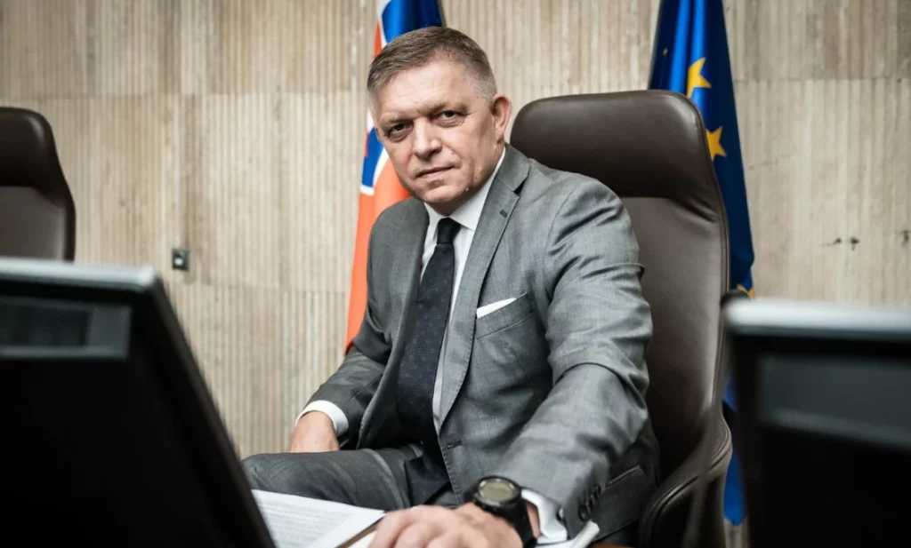 Premiér Fico reaguje na atentát na Trumpa: Scenár ako cez kopirák Premiér Fico reaguje na atentát na Trumpa: Scenár ako cez kopirák