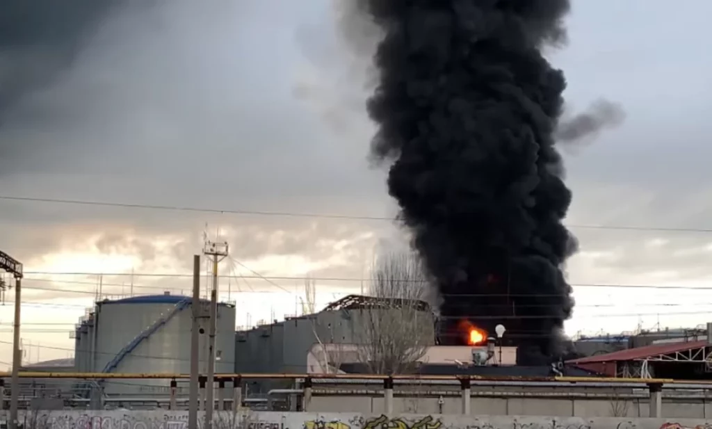 Ruská armáda zničila ukrajinský prístav Ruská armáda zničila ukrajinský prístav