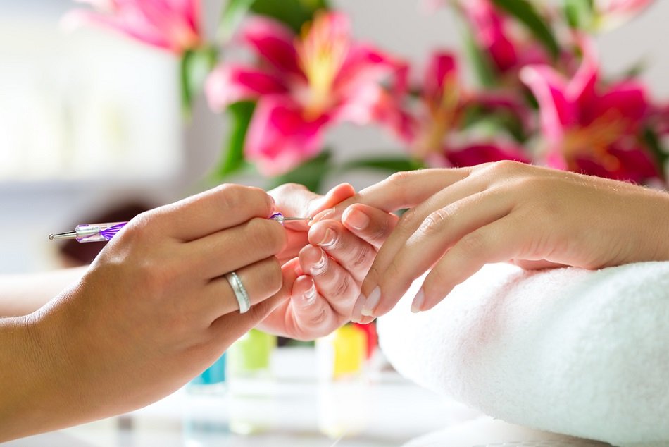 Ešte krajšia ako francúzska manikúra. „Lip oil nails“ je objavom leta 2024 Ešte krajšia ako francúzska manikúra. „Lip oil nails“ je objavom leta 2024