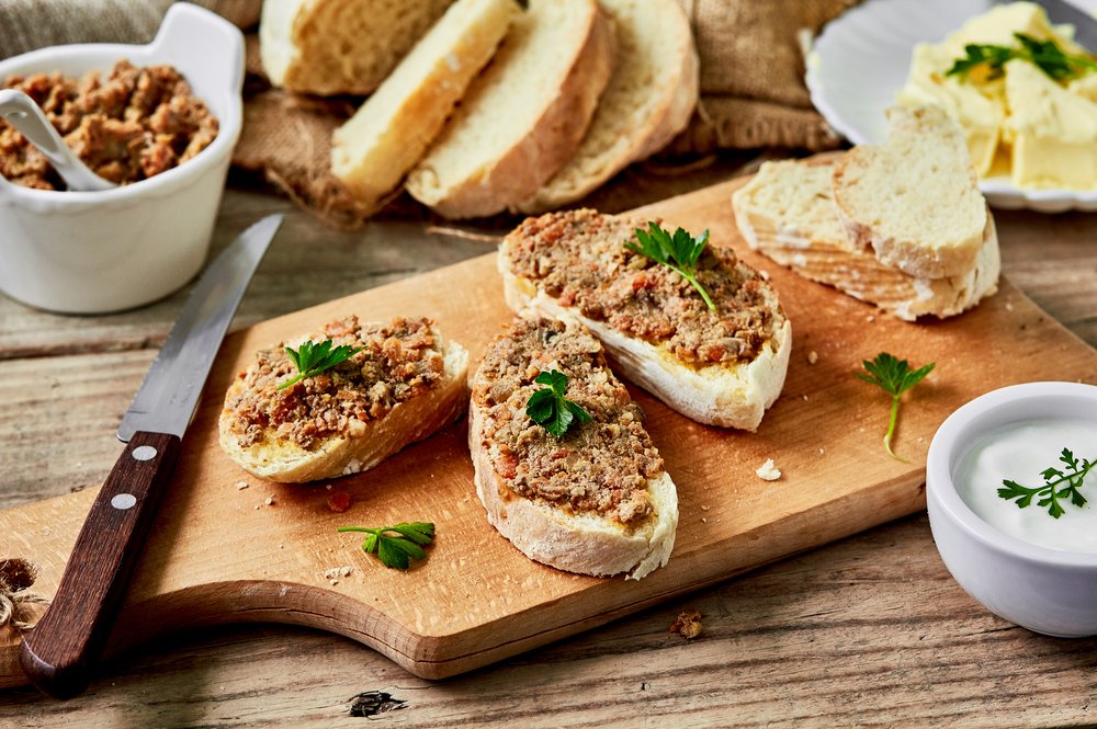Toto je pravdepodobne najlepšia mäsová nátierka na chlieb. Recept je triviálny Toto je pravdepodobne najlepšia mäsová nátierka na chlieb. Recept je triviálny