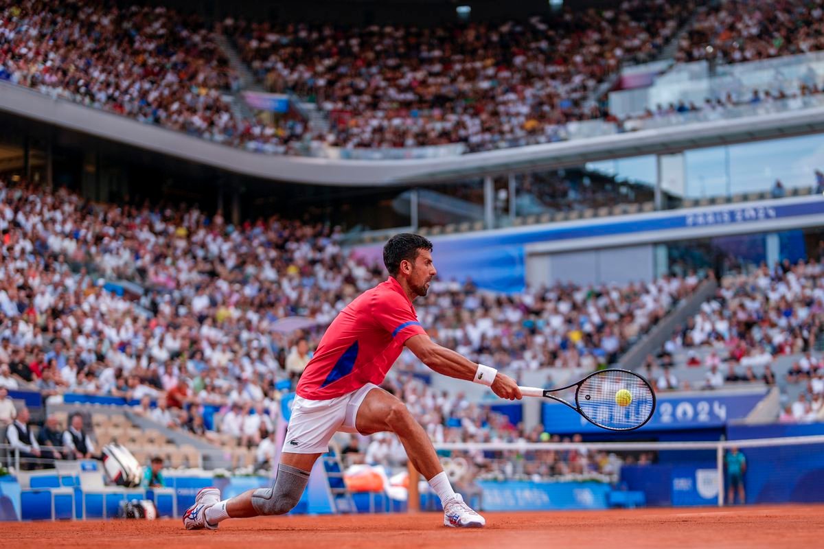 Tsitsipas premárnil veľkú šancu v 2. sete, Djokoviča nezastavil. Zverev neprenikol do semifinále Tsitsipas premárnil veľkú šancu v 2. sete, Djokoviča nezastavil. Zverev neprenikol do semifinále
