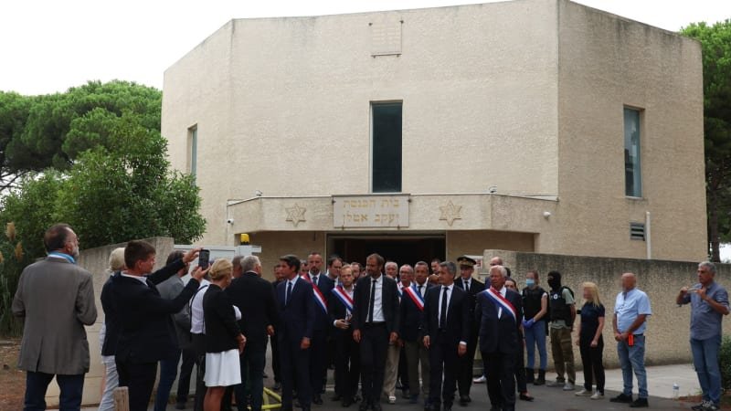 Policie zadržela podezřelého z útoku na synagogu. Zatčení předcházela divoká přestřelka Policie zadržela podezřelého z útoku na synagogu. Zatčení předcházela divoká přestřelka