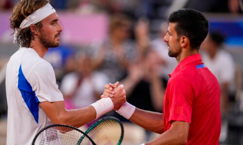 Grék Tsitsipas vyjadril po súboji s Djokovičom sklamanie, niektoré momenty mohol zvládnuť aj lepšie