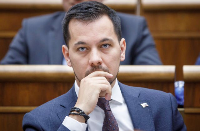 152530_bp_3367-640x420.jpg Ministerstvo vnútra odmieta zdaňovanie výsluhových dôchodkov, Demokrati tvrdia opak – VIDEO