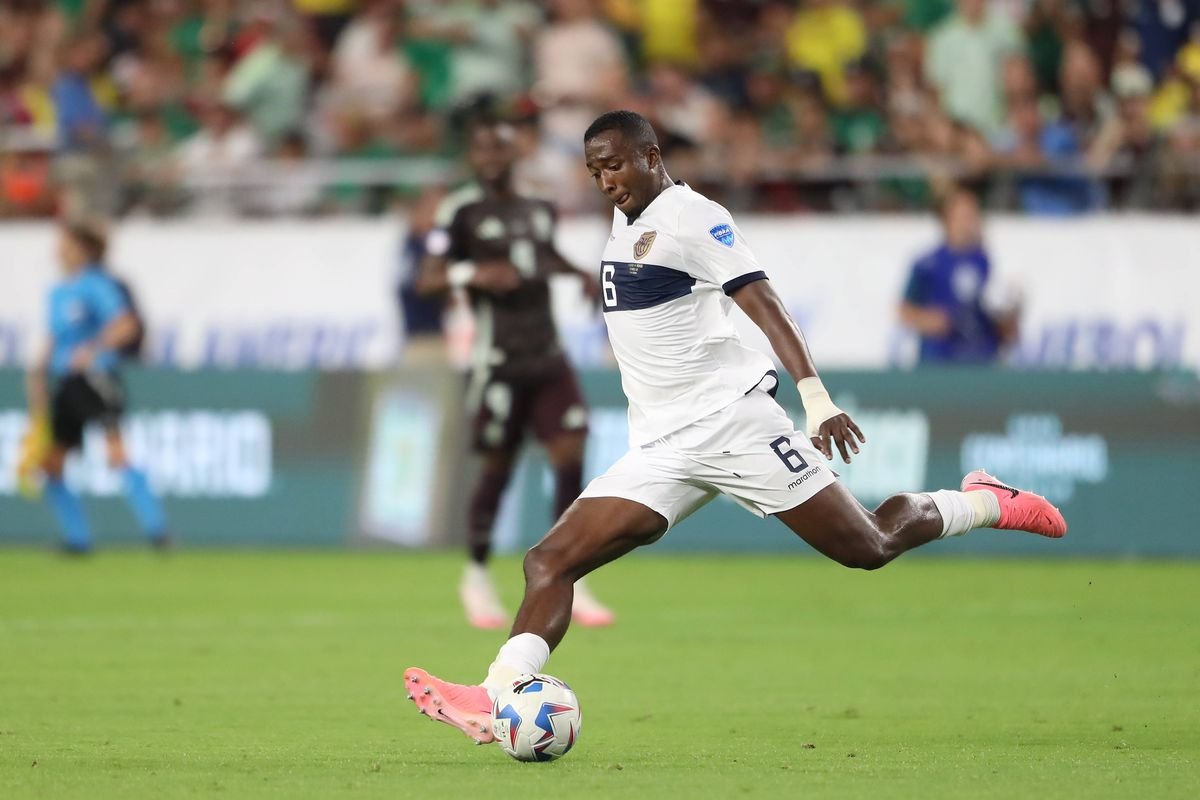 PSG pokračuje v budovaní mladého kádra. V jeho drese si zahrá prvý Ekvádorčan