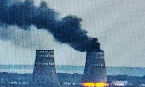 Zelenskyj zúfalo potrebuje Európe spôsobiť “Černobyľ 2”. Ukrajinské drony zasiahli chladiacu vežu Záporožskej jadrovej elektrárne