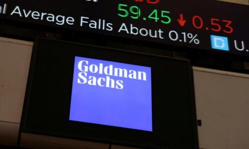Analytici Goldman Sachs zvýšili pravdepodobnosť recesie v Spojených štátoch. Rozhodnúť majú úrokové sadzby