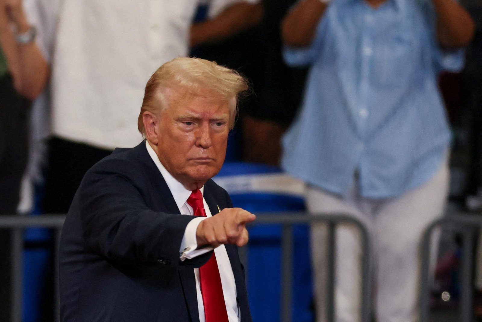 Trump bojuje o pozornosť, zatiaľ čo demokrati dominujú spravodajstvu, píšu zahraničné médiá Trump bojuje o pozornosť, zatiaľ čo demokrati dominujú spravodajstvu, píšu zahraničné médiá
