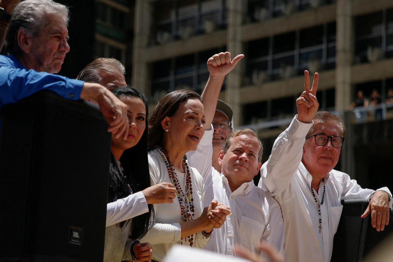 Caracas ovládli demonštrácie. Opozícia odmieta výsledky volieb, v ktorých vyhral autoritársky Maduro