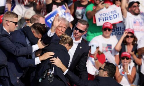 Strelec pred útokom na Trumpa hľadal rôzne ciele, jeho motív je podľa FBI stále nejasný