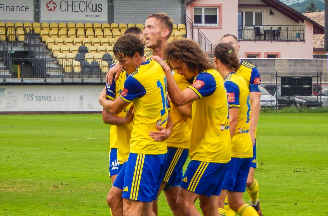 Pohronie dvakrát prehrávalo, rezervu Slovana napokon zdolalo v päťgólovej dráme
