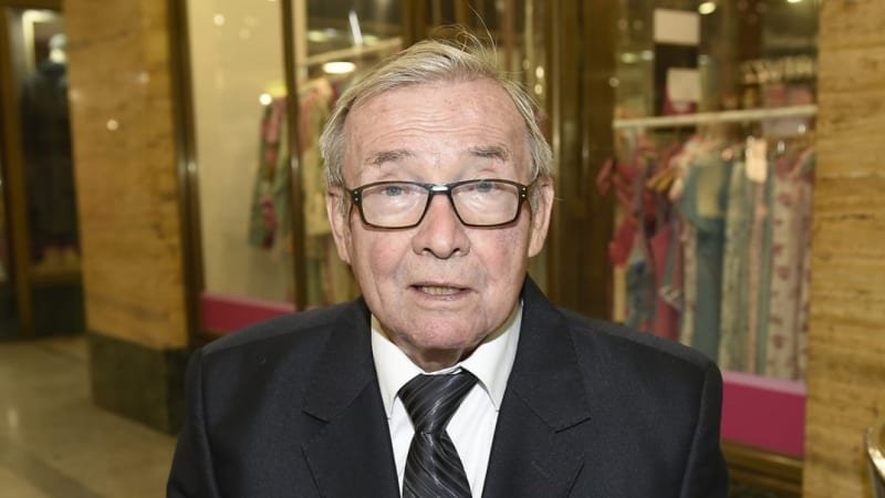 Smutný závěr života Rudolfa Jelínka. Rodinu sužovaly spory, padla nařčení z týrání i únosu Smutný závěr života Rudolfa Jelínka. Rodinu sužovaly spory, padla nařčení z týrání i únosu
