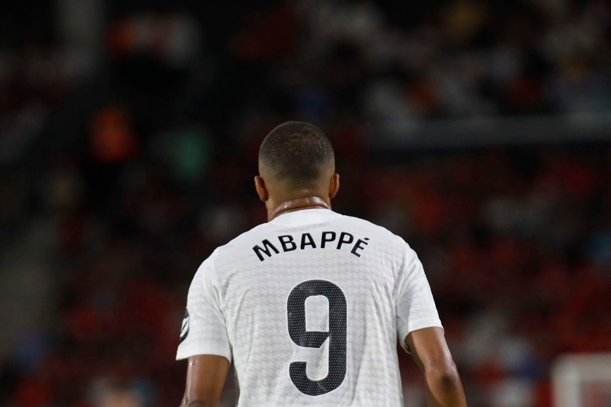 VIDEO Stretnutie hviezd. Kylian Mbappé daroval dres Rafaelovi Nadalovi
