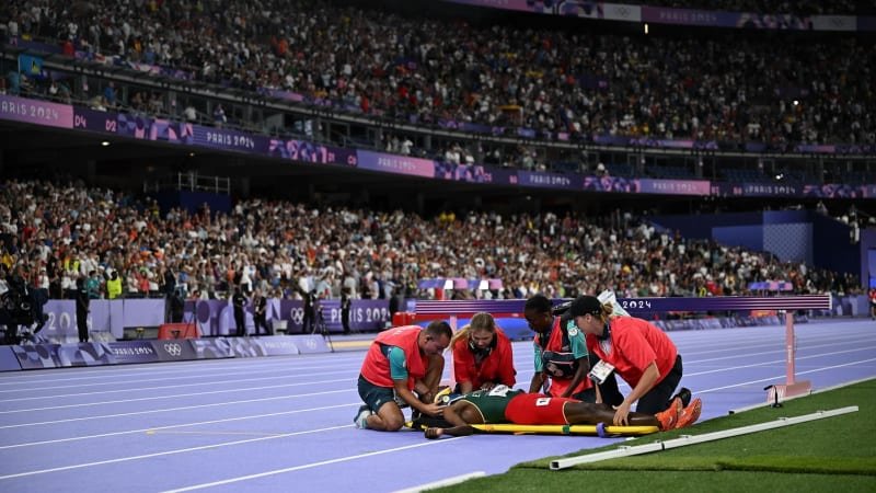 Děsivý okamžik na olympijských hrách: Závodník z Etiopie skončil po pádu v bezvědomí Děsivý okamžik na olympijských hrách: Závodník z Etiopie skončil po pádu v bezvědomí