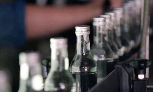 Láhev vodky za 850 rublů. Rusko během války rapidně zdražuje alkohol, mohou za to i sankce