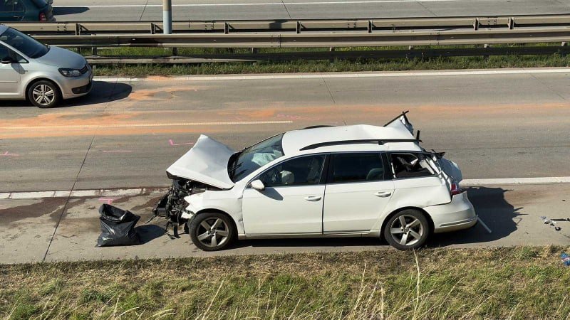 Hromadná nehoda u Prahy: Srážka nákladního a osobních vozidel zablokovala Pražský okruh