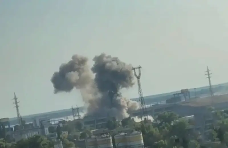 Ruské bombardovanie zasadilo silný úder energetickému sektoru Ukrajiny. V smere na Kursk stratil Kyjev za deň 400 ľudí Ruské bombardovanie zasadilo silný úder energetickému sektoru Ukrajiny. V smere na Kursk stratil Kyjev za deň 400 ľudí