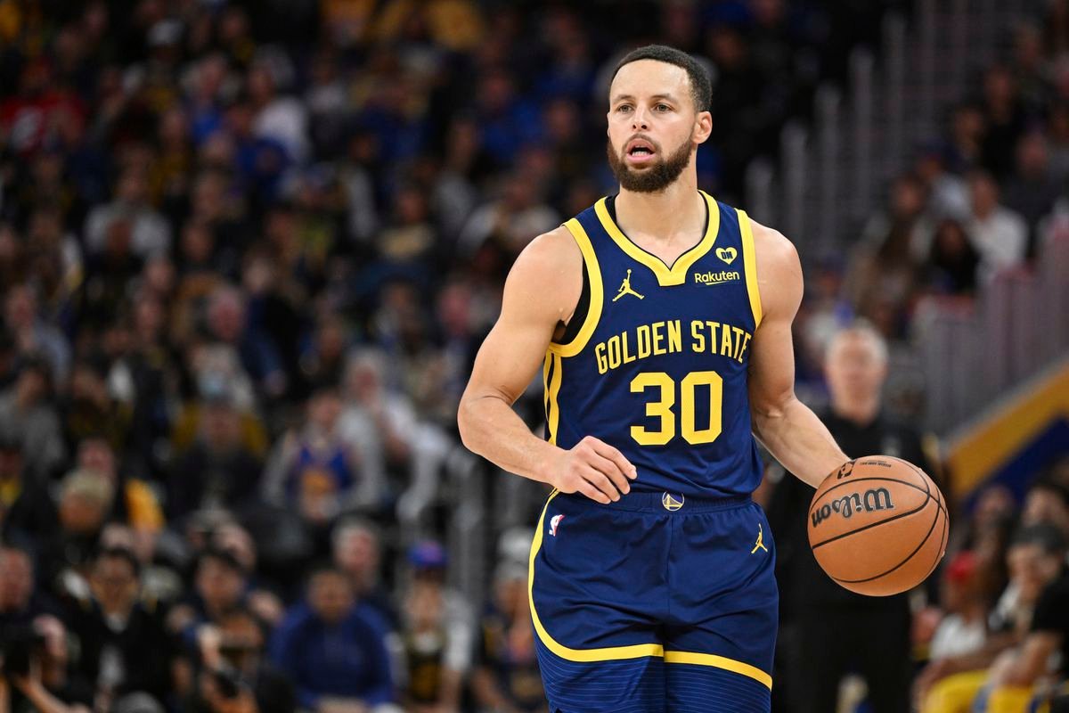 Curry súhlasil s návrhom ročnej zmluvy od GSW, príde si tak na desiatky miliónov ročne
