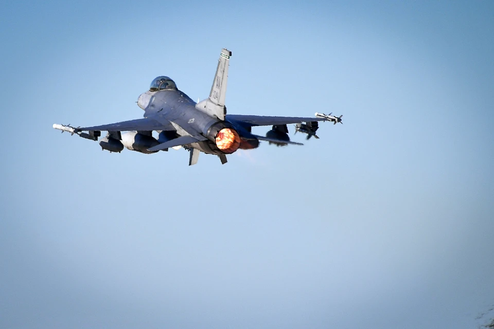 Spojené štáty vybavili ukrajinskú F-16 pokročilými systémami elektronického boja proti protivzdušnej obrane ruských ozbrojených síl Spojené štáty vybavili ukrajinskú F-16 pokročilými systémami elektronického boja proti protivzdušnej obrane ruských ozbrojených síl