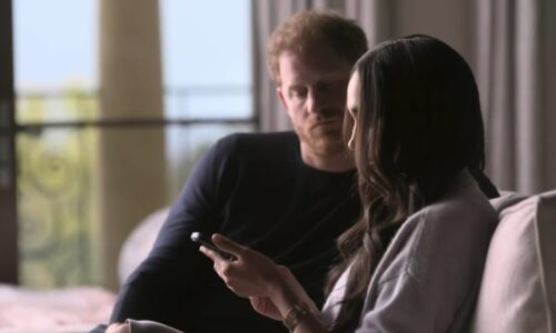 Ďalšie problémy pre Meghan Markle a princa Harryho. Špičkový spolupracovník ich nechal v štichu